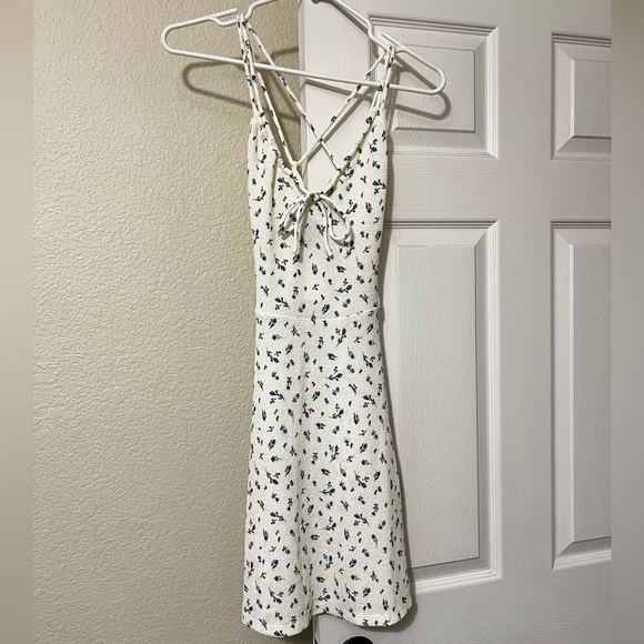 H&M floral dress - Picture 3 of 7